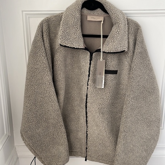 SOLD - ESSENTIALS Sherpa fleece Jacket - Picture 5 of 8